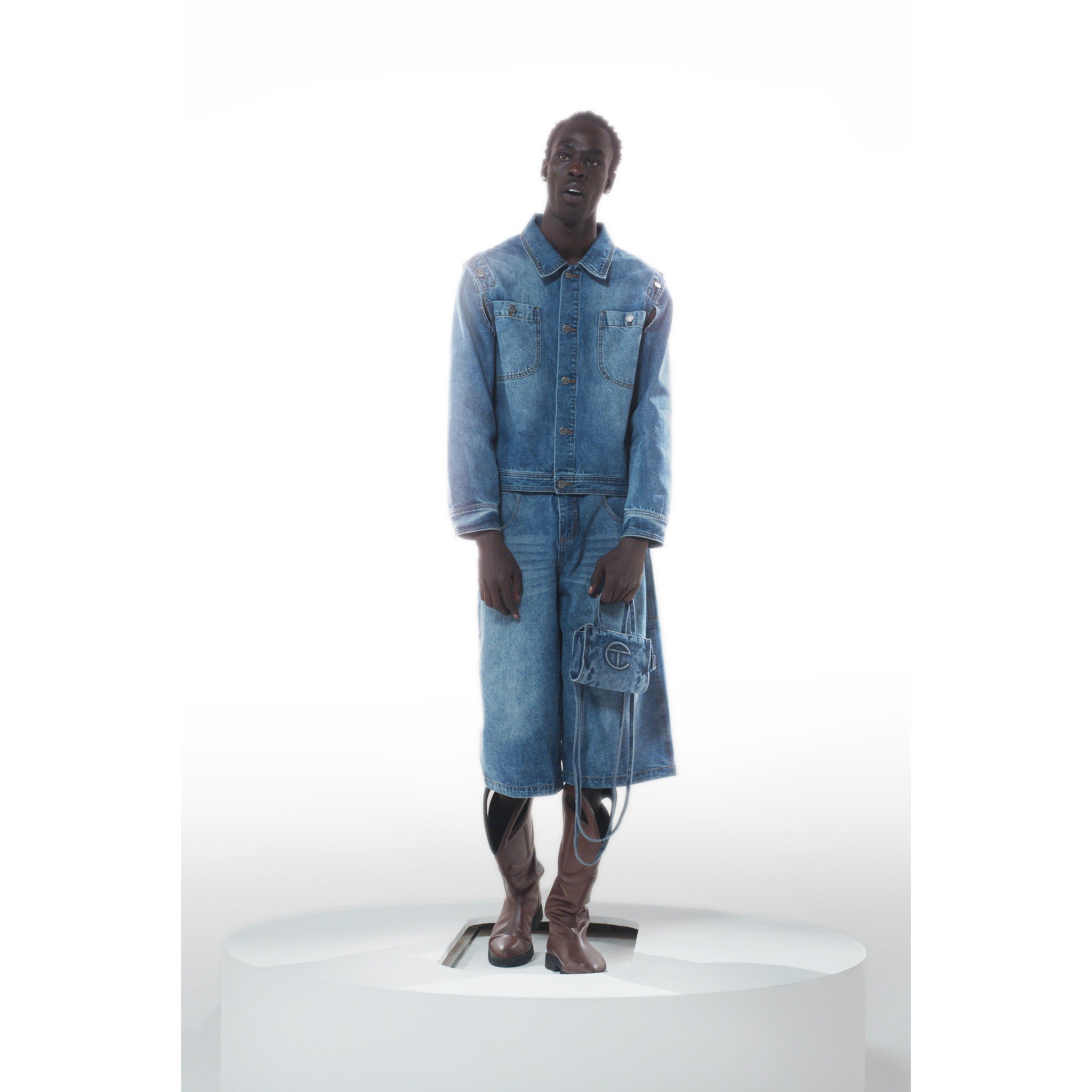 MixedDenimLooksStringout_NotTorn_230307SI.02_36_16_22.Still1063_38a0e21a-9577-463a-a983-a7b3141cbe7a