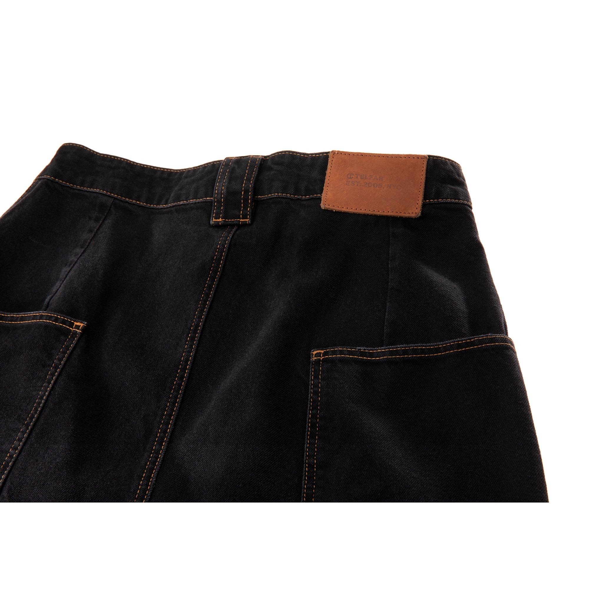 TELFAR-BAGGY-SHORT-BLACK-DETAIL