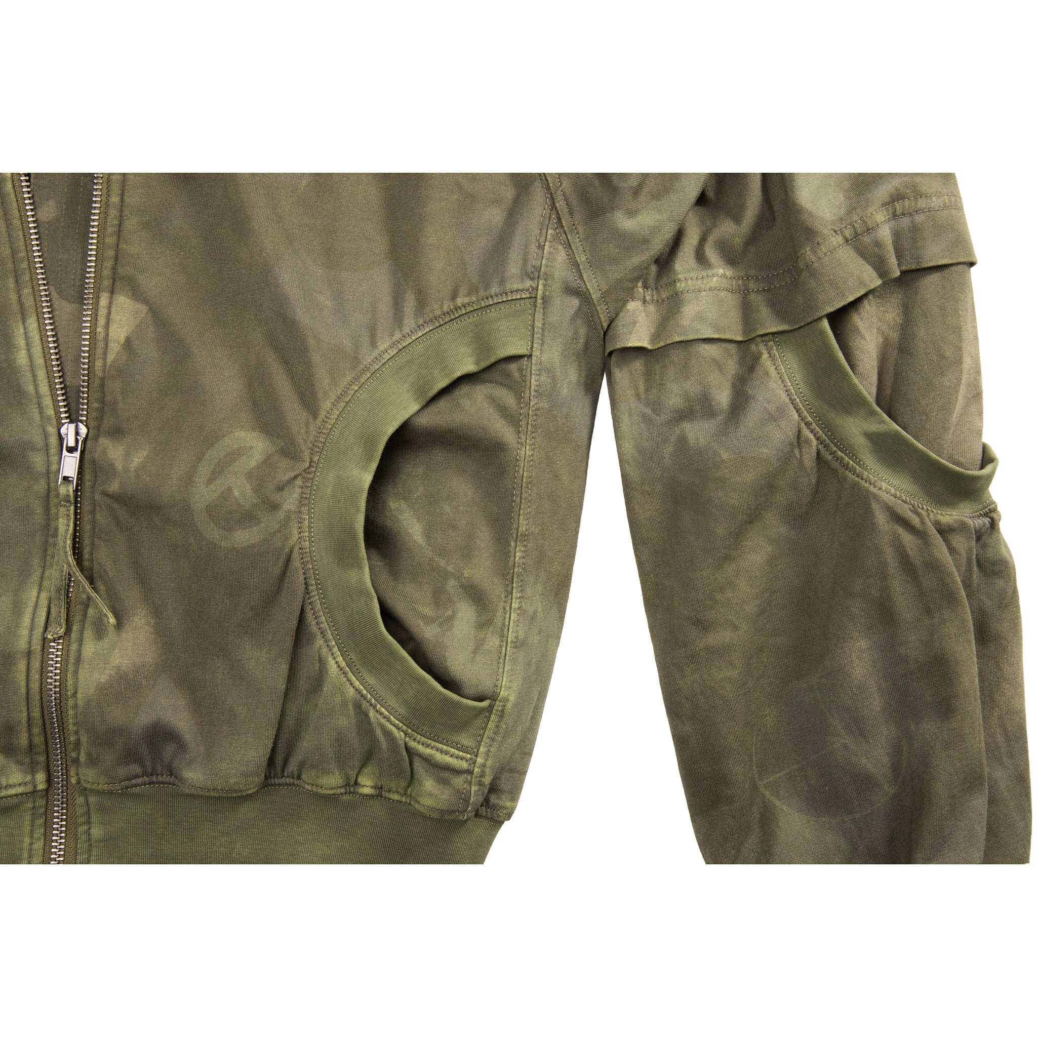 TELFAR-CAMO-T-SHIRT-BOMBER-JACKET-JUNGLE-POCKET-DETAIL