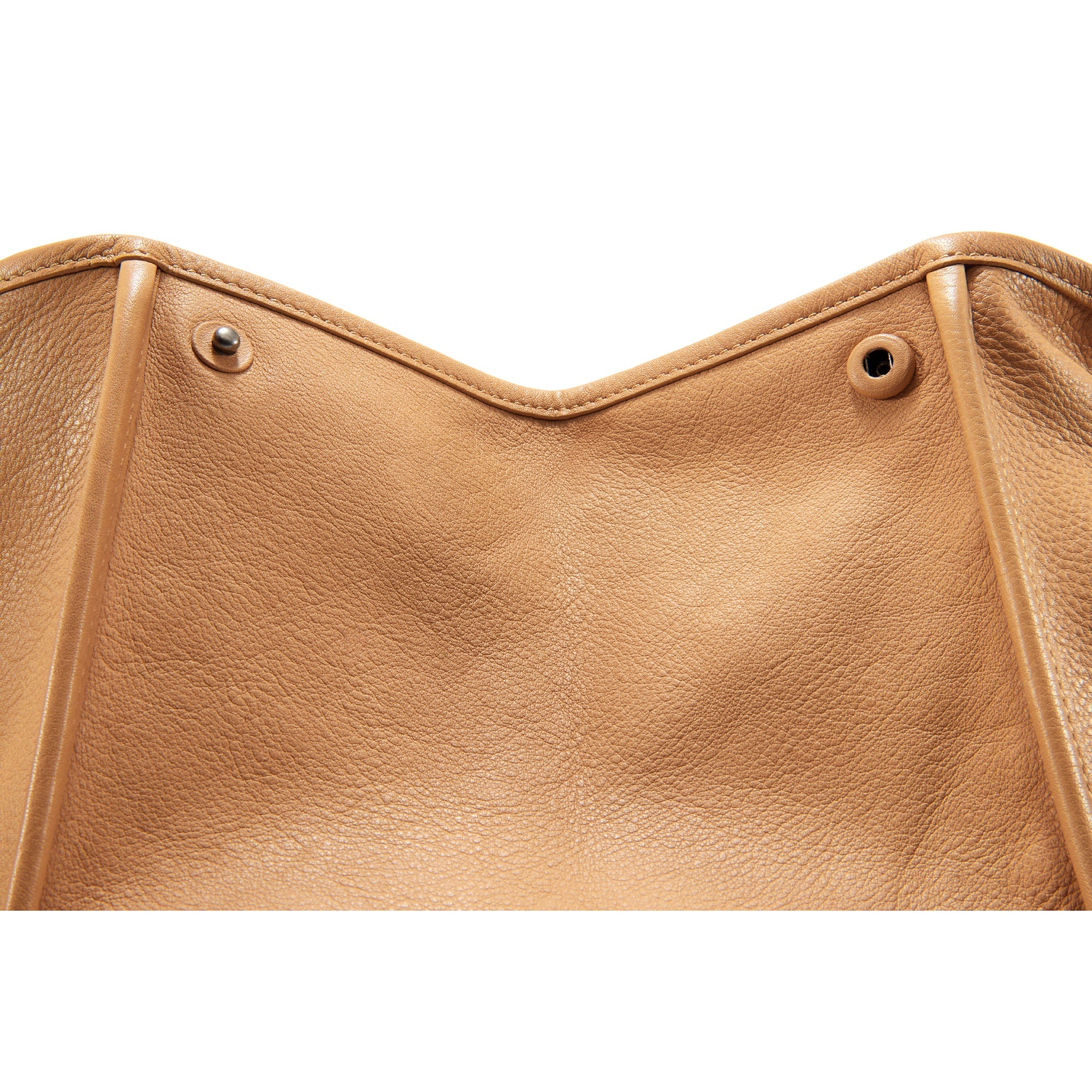 TELFAR-LARGE-CARRY-BAG-DESERT-SNAP-DETAIL
