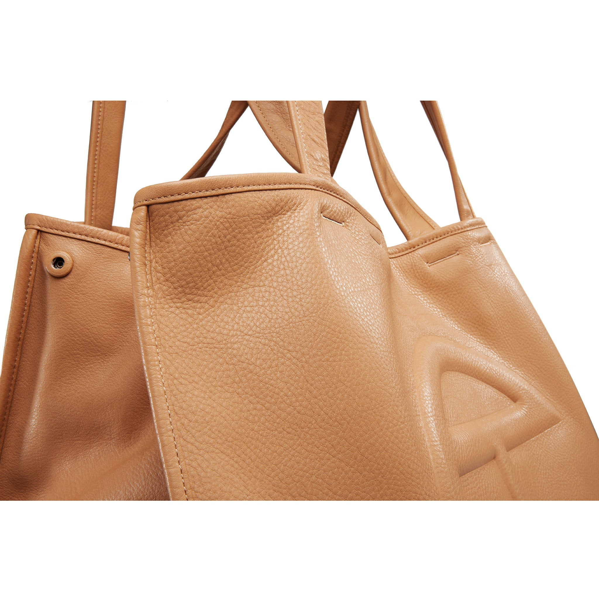 TELFAR-LARGE-CARRY-BAG-DESERT-UNSNAPPED-DETAIL