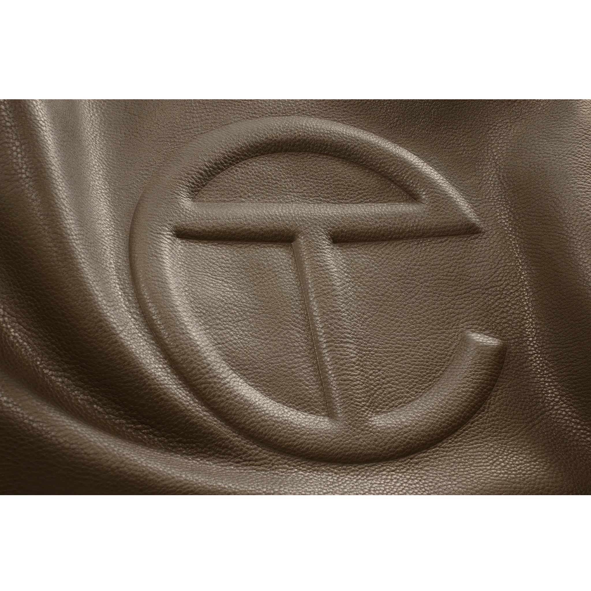 TELFAR-LARGE-CARRY-BAG-UMBER-LOGO-DETAIL